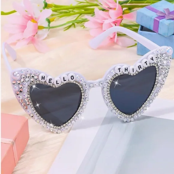 🌱🦢4 FOR $15!🦢🌱 Hello thirty Heart-Shaped Sunglasses with Rhinestones - Picture 1 of 2